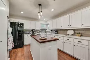 602 Creek View Cir, Ovilla, TX 75154 - Photo 17