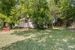 402 Jones St, Tom Bean, TX 75489 - Photo 3