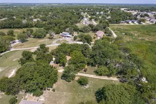 402 Jones St, Tom Bean, TX 75489 - Photo 29