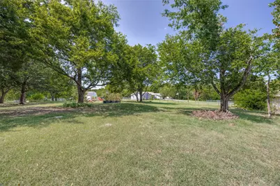 402 Jones Street, Tom Bean, TX 75489 - Photo 23