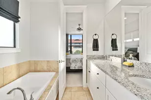 1118 S Adams St, Fort Worth, TX 76104 - Photo 27