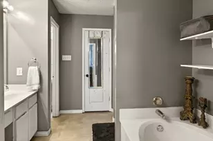 2272 Bresee Dr, Carrollton, TX 75010 - Photo 9