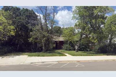 700 W Sycamore Street, Denton, TX 76201 - Photo 1
