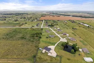 170 Grays Creek Circle, Ennis, TX 75119 - Photo 37