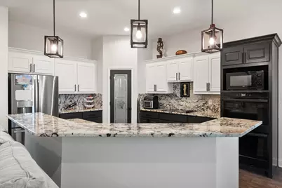 170 Grays Creek Circle, Ennis, TX 75119 - Photo 13