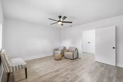 526 Village Drive, Lewisville, TX 75067 - Photo 25