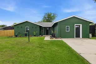 526 Village Dr, Lewisville, TX 75067 - Photo 29