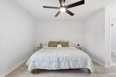 526 Village Drive, Lewisville, TX 75067 - Photo 17