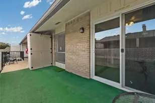 15922 Club Crest Dr, Dallas, TX 75248 - Photo 17