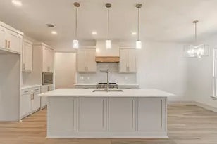 5712 Stonegate Cir, Granbury, TX 76048 - Photo 3
