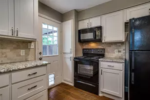 2917 Penny Ln, Euless, TX 76039 - Photo 7