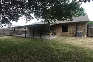 1414 W Torrey St, Granbury, TX 76048 - Photo 27
