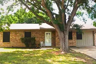 1414 W Torrey St, Granbury, TX 76048 - Photo 1