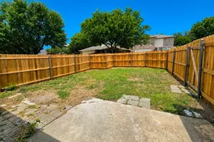 2467 Mallory Ln, Lancaster, TX 75134 - Photo 13