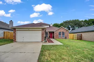 617 Oak View Ct, Azle, TX 76020 - Photo 3
