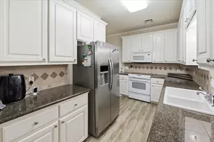 363 Old Mill Creek Dr, Woodway, TX 76712 - Photo 3