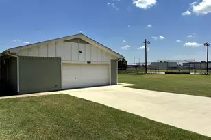 321 E Lake St, Krum, TX 76249 - Photo 3
