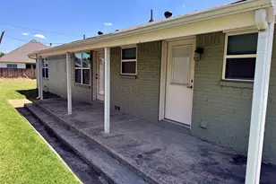 321 E Lake St, Krum, TX 76249 - Photo 7