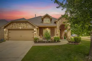 1033 Rustic Oak Wy, Burleson, TX 76028 - Photo 1