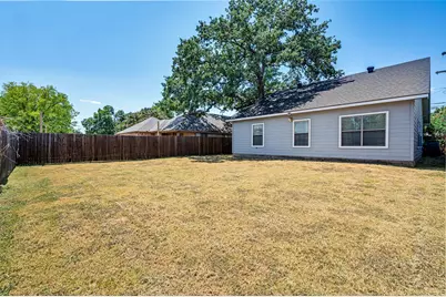 100 S Lakeview Drive, Lake Dallas, TX 75065 - Photo 21