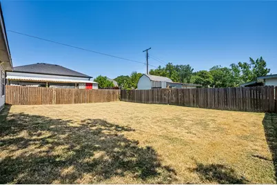 100 S Lakeview Drive, Lake Dallas, TX 75065 - Photo 19