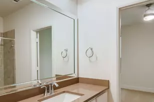 8221 Folcroft Ln, Dallas, TX 75231 - Photo 15