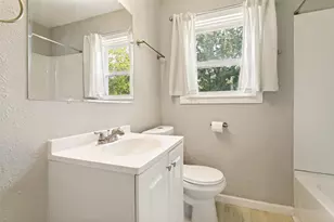 4808 Sherwood Dr, River Oaks, TX 76114 - Photo 9