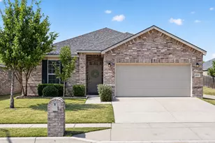 10005 Amosite Dr, Fort Worth, TX 76131 - Photo 1