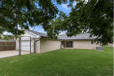 3914 Shady Hollow Lane, Dallas, TX 75233 - Photo 17