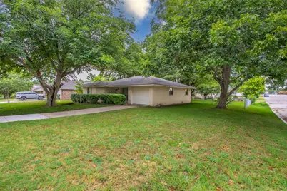 1000 N Harrison, West, TX 76691 - Photo 13