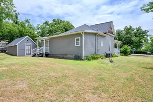 217 E 1st St, Weatherford, TX 76086 - Photo 29