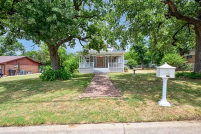 217 E 1st Street, Weatherford, TX 76086 - Photo 5