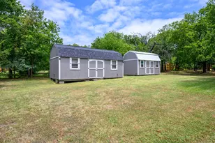 217 E 1st St, Weatherford, TX 76086 - Photo 27