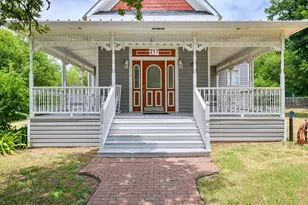 217 E 1st St, Weatherford, TX 76086 - Photo 5