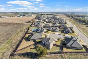 903 Dublin Ct, McGregor, TX 76657 - Photo 39