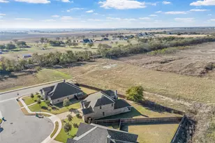 903 Dublin Ct, McGregor, TX 76657 - Photo 37