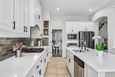 837 Moss Cliff Circle, McKinney, TX 75071 - Photo 3