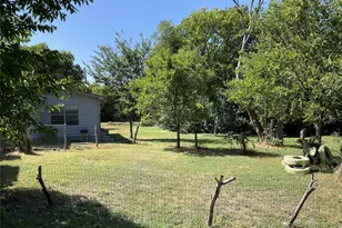 111 Canyon Dr, Whitney, TX 76692 - Photo 13