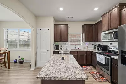 5216 Persimmon Drive, Denton, TX 76207 - Photo 5