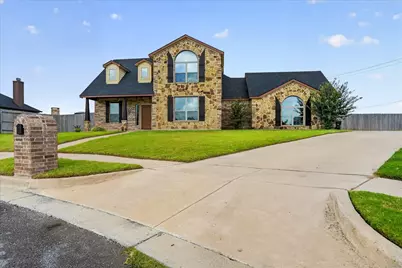 1626 Hawthorne Street, Cleburne, TX 76033 - Photo 3