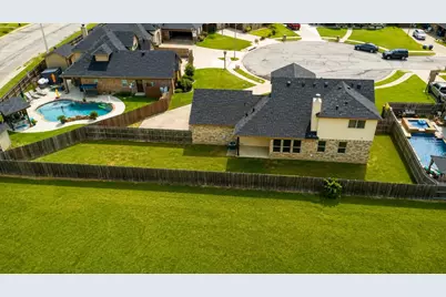 1626 Hawthorne Street, Cleburne, TX 76033 - Photo 37