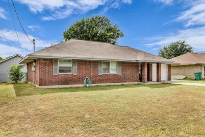 1013 S Madison Street, McGregor, TX 76657 - Photo 3