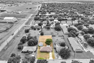 1013 S Madison St, McGregor, TX 76657 - Photo 27