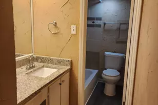558 E Avenue J, Grand Prairie, TX 75050 - Photo 7