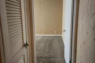 558 E Avenue J, Grand Prairie, TX 75050 - Photo 17