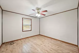 701 Kelly St, Fairfield, TX 75840 - Photo 21