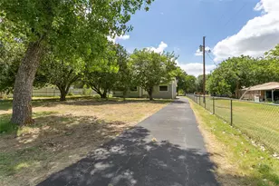 1346 S Reno Rd, Reno, TX 76082 - Photo 23