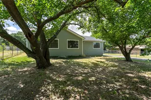 1346 S Reno Rd, Reno, TX 76082 - Photo 21