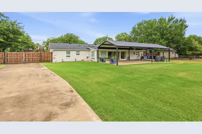 2815 Roosevelt Drive, Dalworthington Gardens, TX 76016 - Photo 33