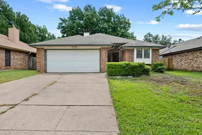 5537 Silver Maple Drive, Arlington, TX 76018 - Photo 1